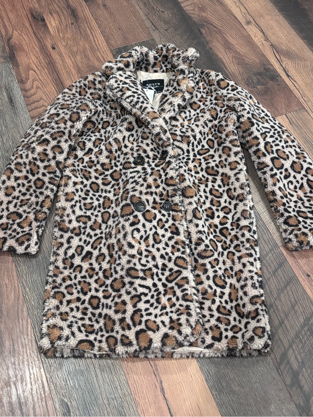 Francesca’s Leopard Print NWT Hailey’s Love Jackets in size large
